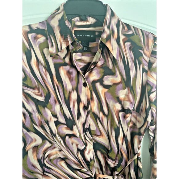 Donna Morgan Women's Satin Wavy Printed Tie-Waist Shirtdress Black Multi 2 - Picture 4 of 9